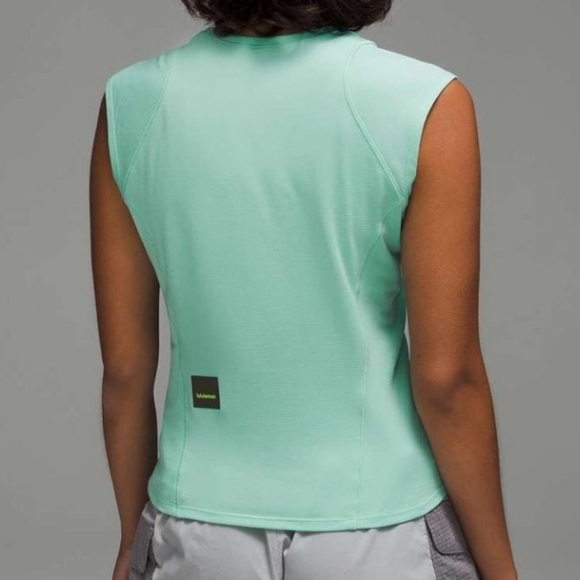 Lululemon Mint Green Cap Sleeve Hiking Tank Top Side Zipper Pocket Sweat Wicking - Picture 9 of 10